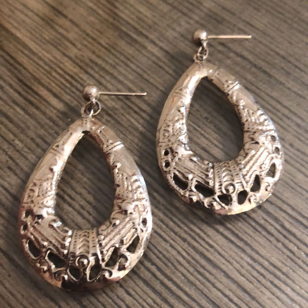 Silvertone Textured Large Tear Drop Dangle Earring